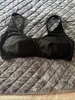Fabletics women’s Swim suit top